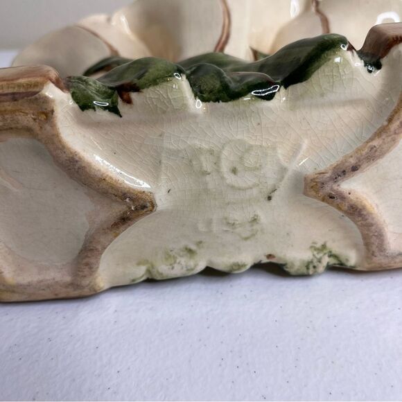 Vintage McCoy USA Triple Lily Vase 1950s Mid Century 7 Inch Tall Planter Beige - Picture 6 of 14